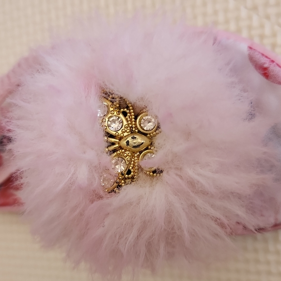 Pink fuzzy toddler slipper sandals with butterfly, sz 6 - Picture 2 of 7